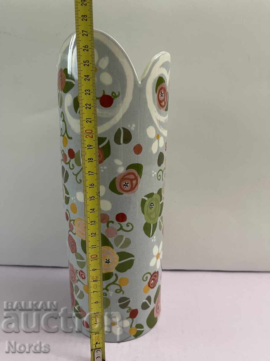 O vaza frumoasa de portelan - 6 O vaza frumoasa de portelan - 6