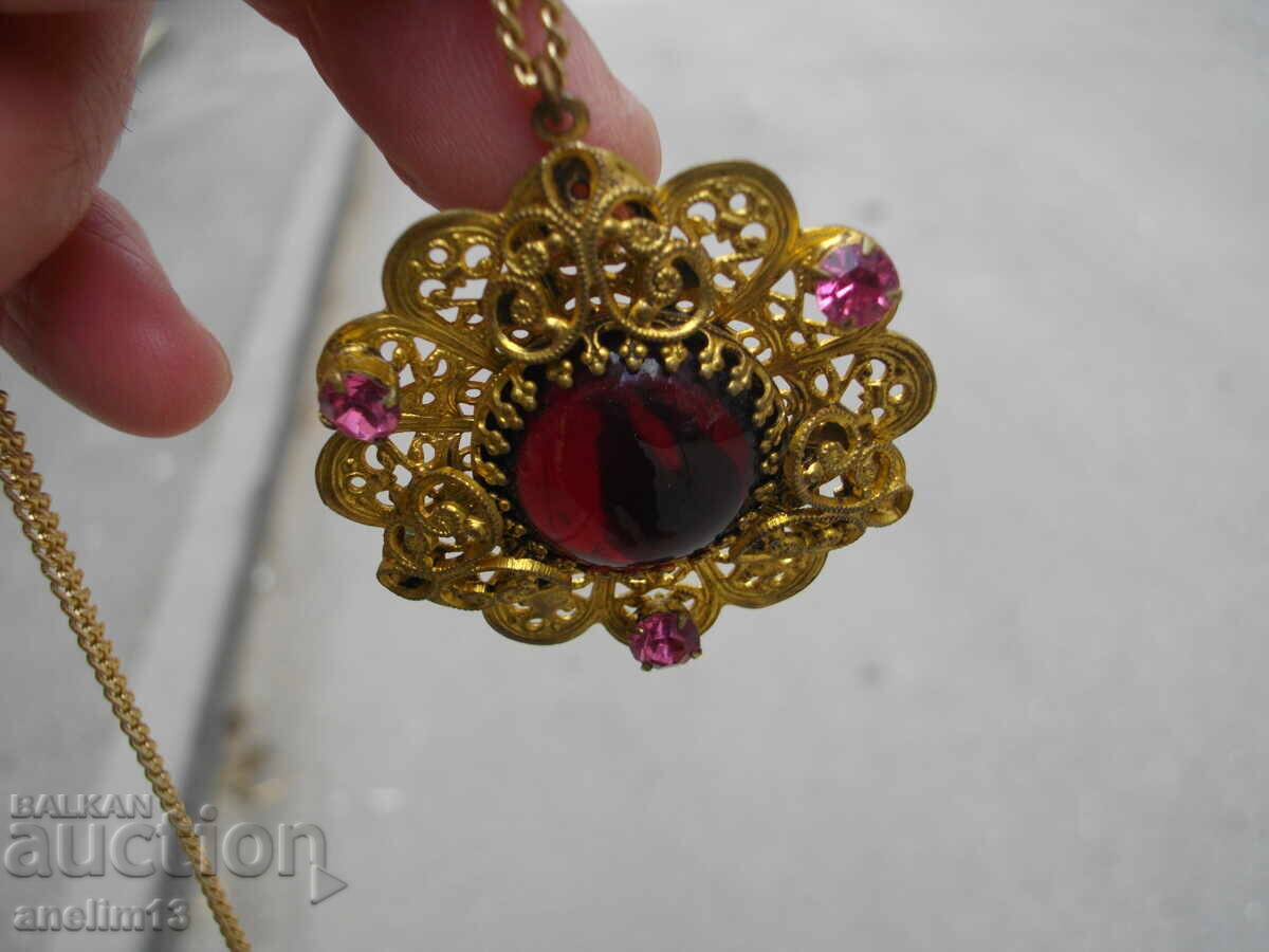 Livrarea PENDANT VECHI