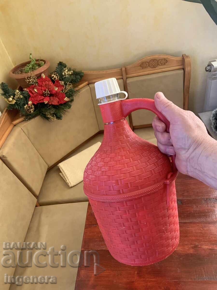 DAMIGEANĂ STICLĂ ÎMPLETITĂ PENTRU RACHIU - 3 LITRI DE PE VREMEA SOCIALISMULUI - 5 DAMIGEANĂ STICLĂ ÎMPLETITĂ PENTRU RACHIU - 3 LITRI DE PE VREMEA SOCIALISMULUI - 5