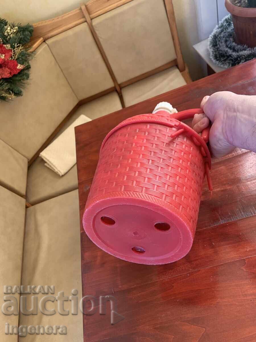 DAMIGEANĂ STICLĂ ÎMPLETITĂ PENTRU RACHIU - 3 LITRI DE PE VREMEA SOCIALISMULUI - 6 DAMIGEANĂ STICLĂ ÎMPLETITĂ PENTRU RACHIU - 3 LITRI DE PE VREMEA SOCIALISMULUI - 6