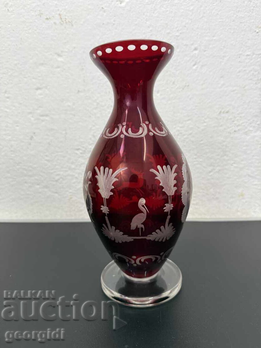 Доставка на Рубинено червена ваза - Егерман. №7723 Доставка на Рубинено червена ваза - Егерман. №7723