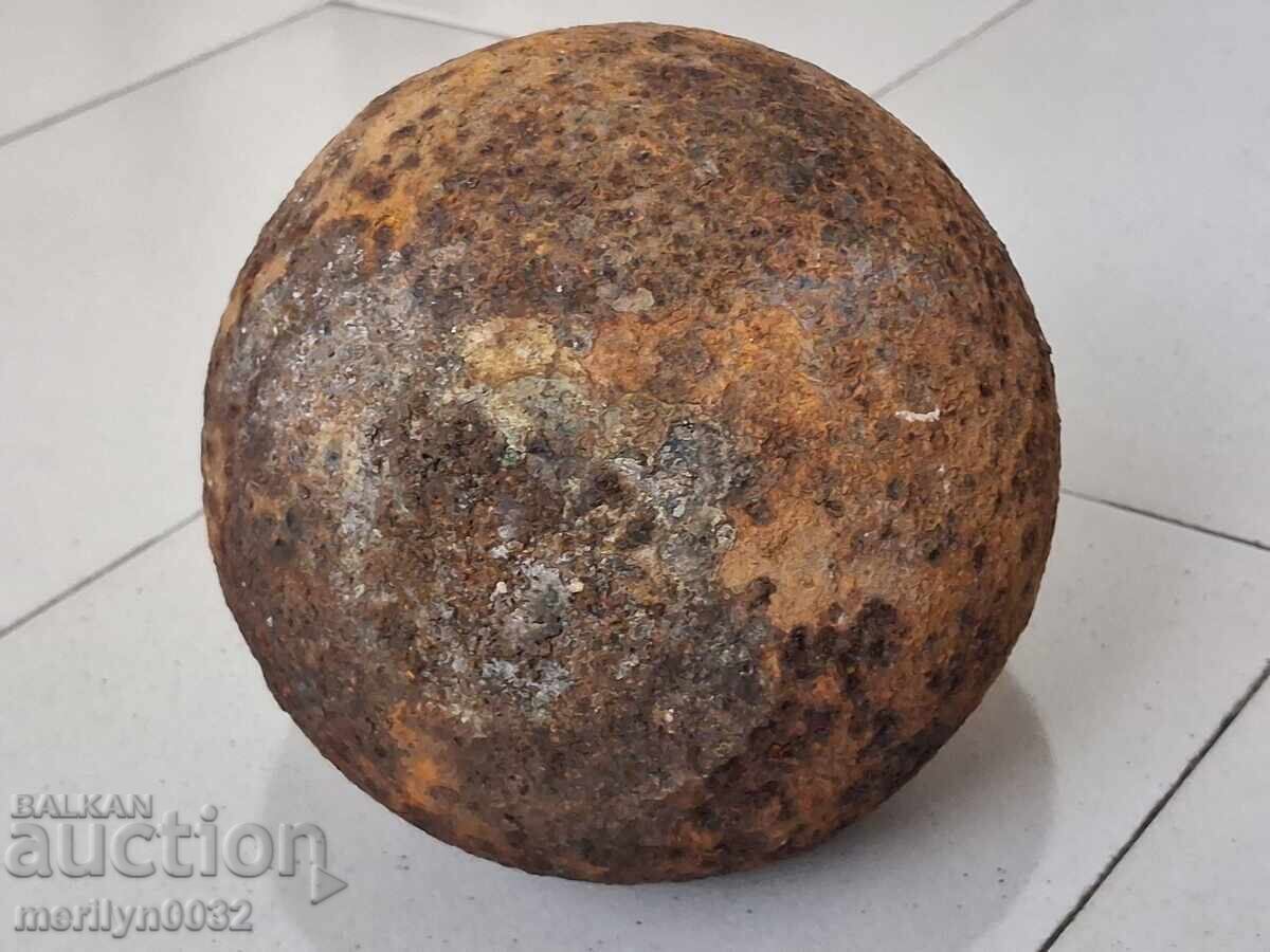 Vechi ghiulea tun obuz mortar, bombardament Războiul Crimeei RTOV cu preț 58.00 BGN | € 29.65 Vechi ghiulea tun obuz mortar, bombardament Războiul Crimeei RTOV cu preț 58.00 BGN | € 29.65