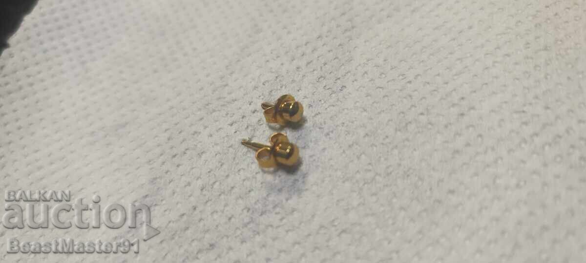 B.Z.TS. Σκουλαρίκια από κίτρινο μέταλλο, δεν ξέρω αν είναι χρυσά