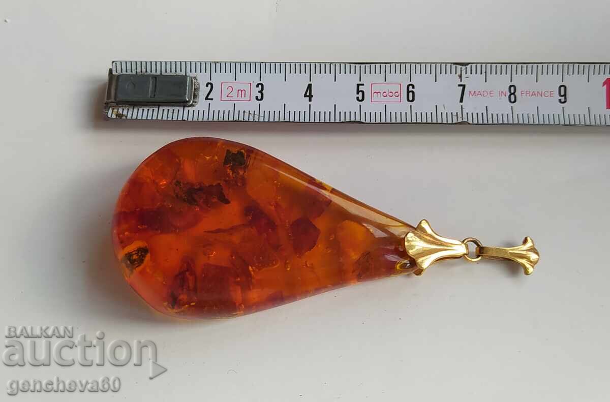 Medalion pandantiv din chihlimbar natural Medalion pandantiv din chihlimbar natural