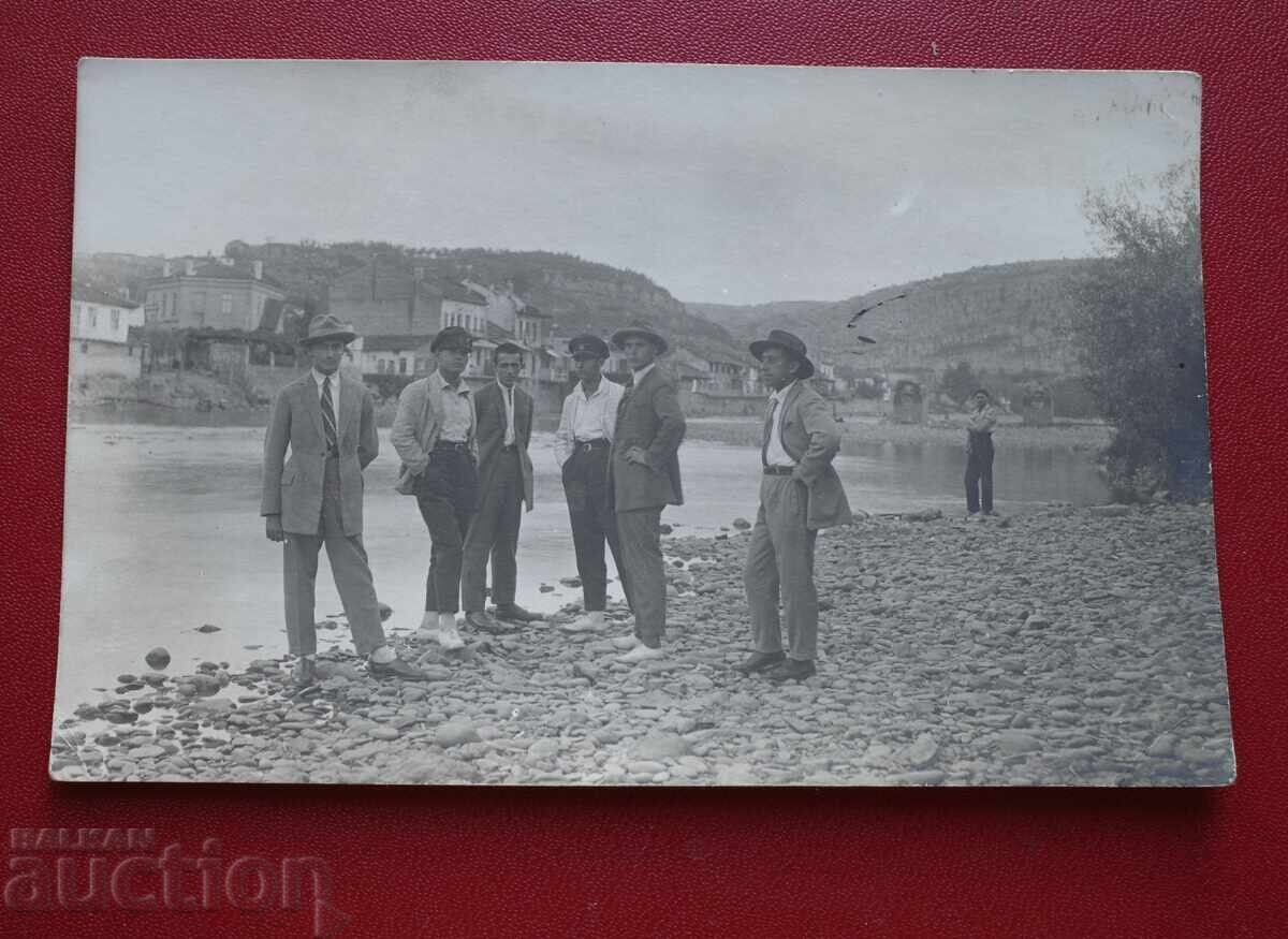 Case Memoriale pe Râu Case Memoriale pe Râu