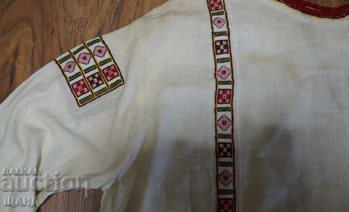 Παλιά Βουλγάρικη Αυθεντική Μπλούζα από Λαϊκή Φορεσιά με Κεντήματα με τιμή € 10.40 | 20.34 BGN Παλιά Βουλγάρικη Αυθεντική Μπλούζα από Λαϊκή Φορεσιά με Κεντήματα με τιμή € 10.40 | 20.34 BGN