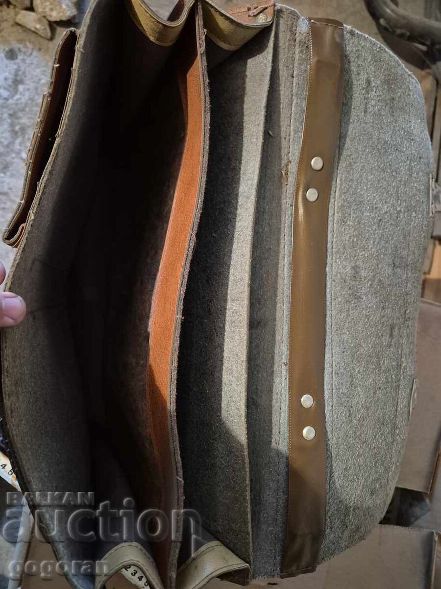 Δημοπρασία Παλιά δερμάτινη σχολική τσάντα