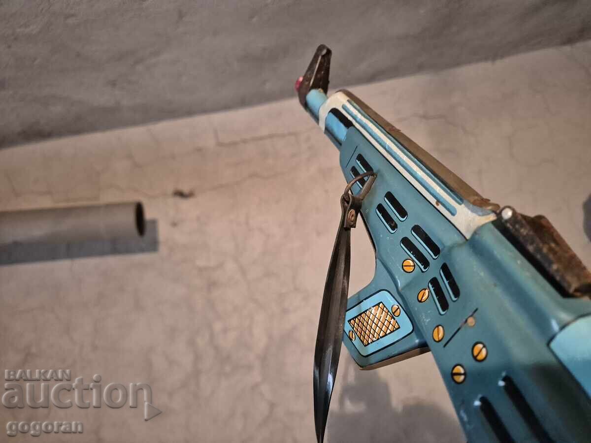 Delivery of Old toy - metal automaton Delivery of Old toy - metal automaton