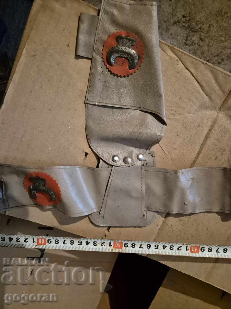 Old toy - belt holster with price € 1.50 | 2.93 BGN Old toy - belt holster with price € 1.50 | 2.93 BGN