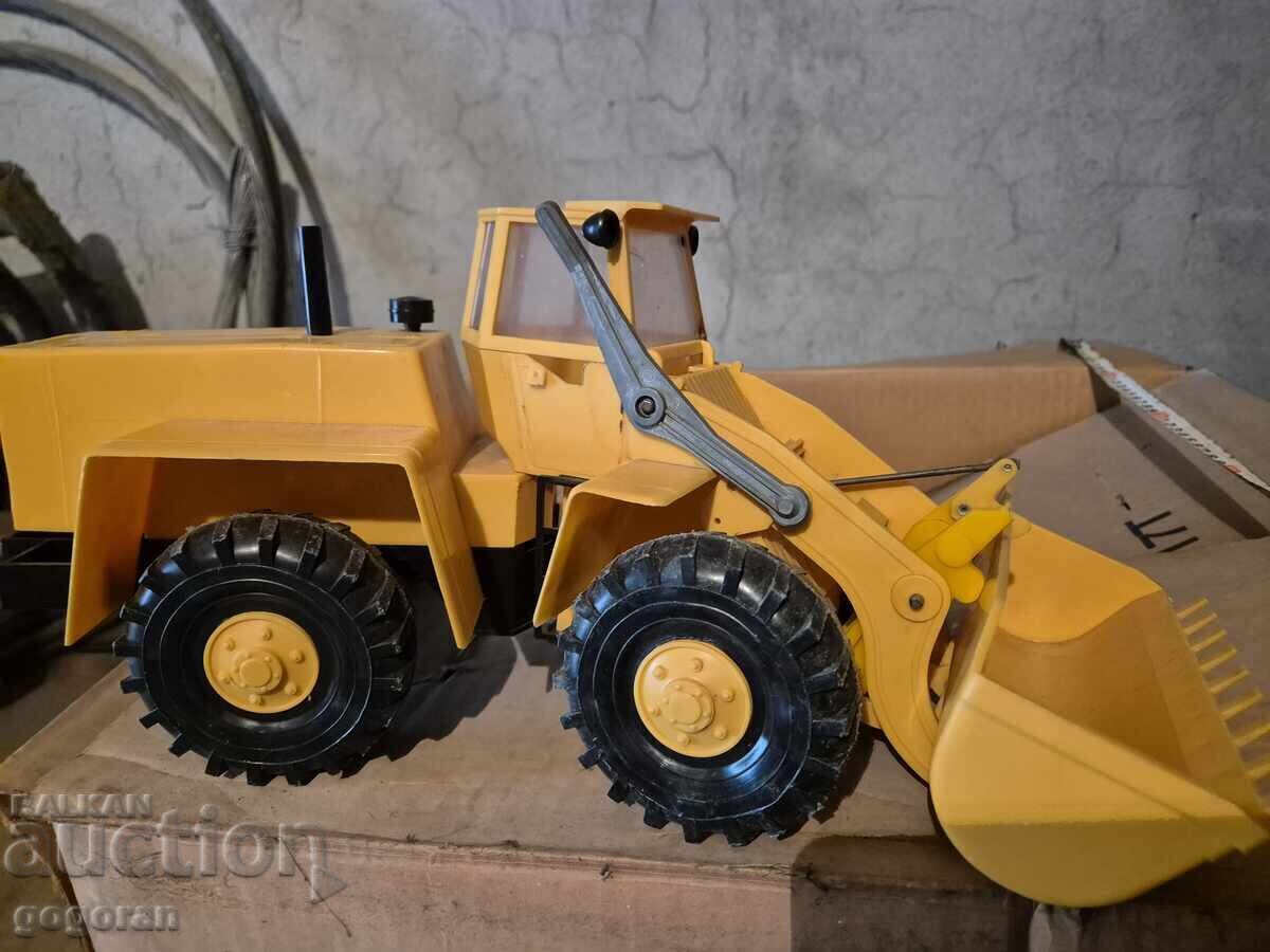 Стара играчка - фадрома с цена € 8.80 | 17.21 лв. Стара играчка - фадрома с цена € 8.80 | 17.21 лв.