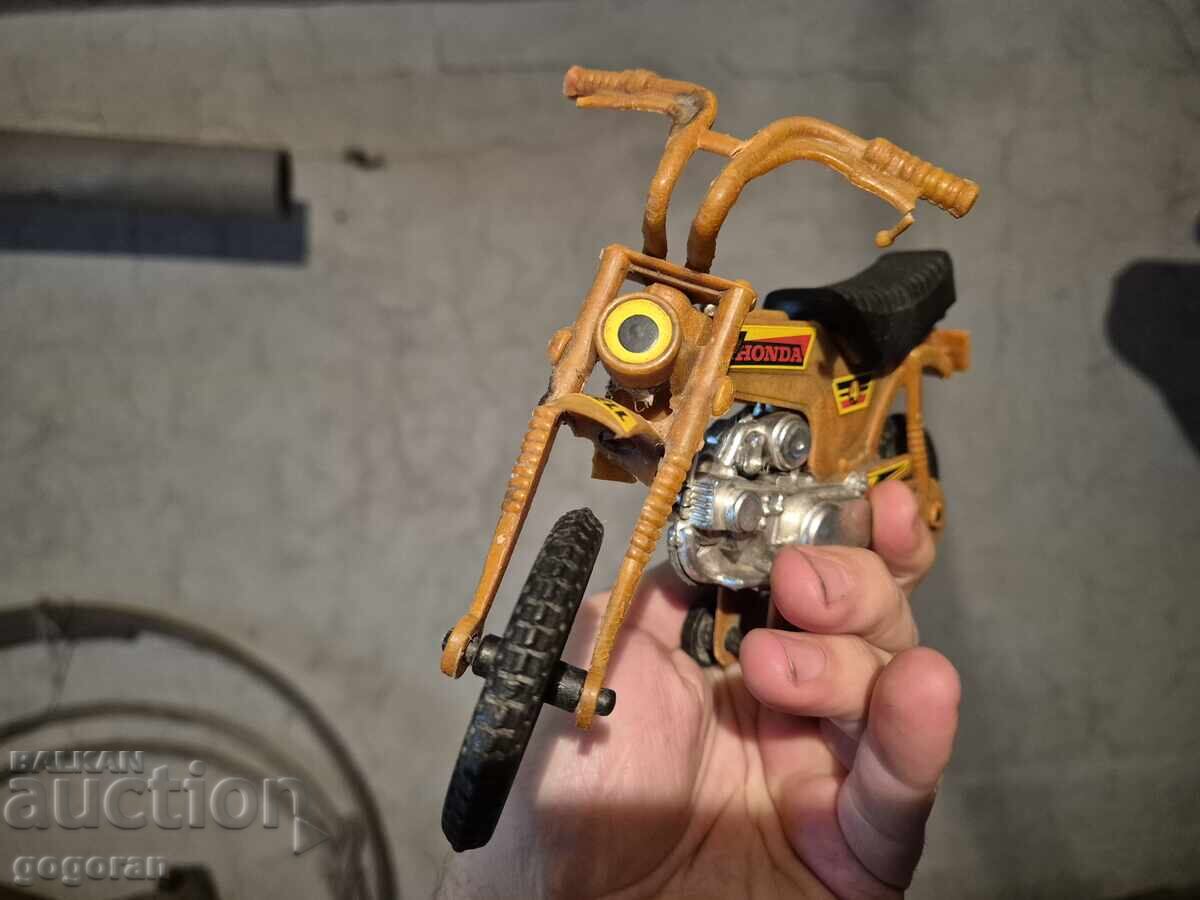 Licitație Jucărie veche - motor