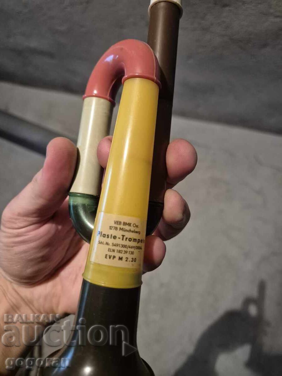 Livrarea Jucărie veche - trompetă