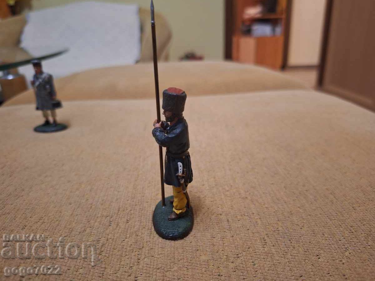 Επικεφαλής στρατιώτης Ντελ Πράδο με τιμή € 3.07 | 6.00 BGN