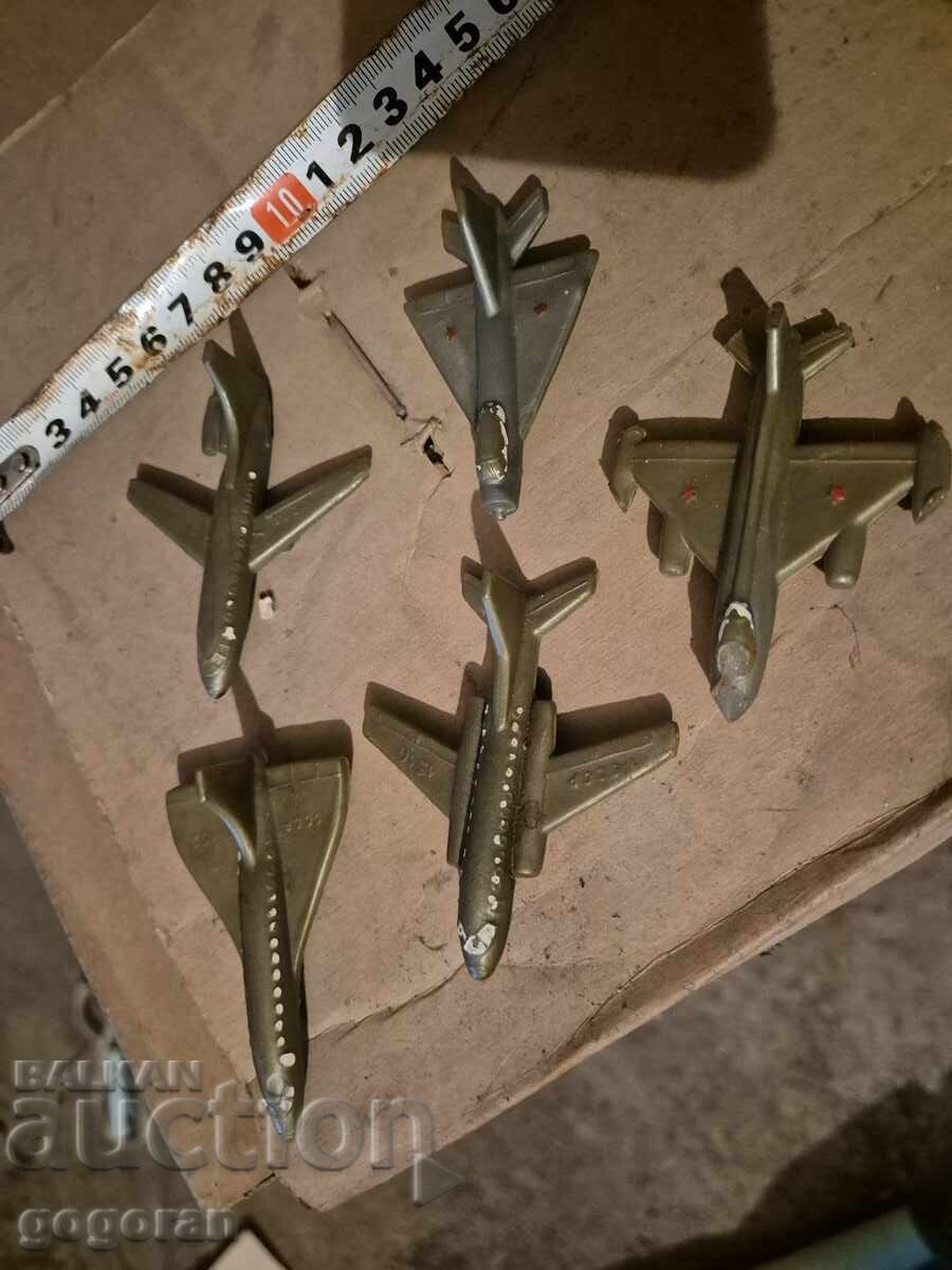 Jucărie veche - avioane