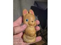 Стара играчка - гумено зайче