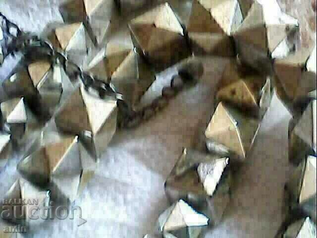 Доставка на Старо крсиви  колие