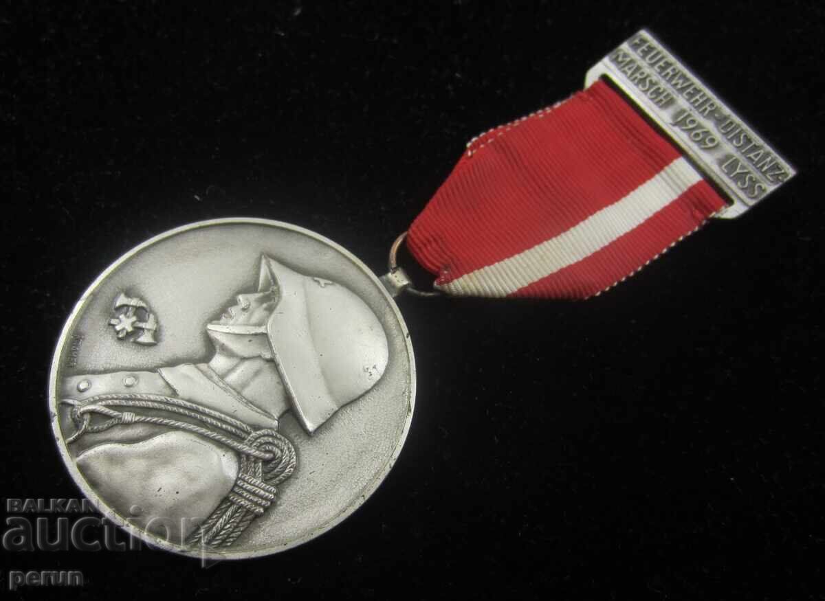 Швейцария-Военен медал за спасяване-Войн спасител-1969 с цена € 9.71 | 18.99 лв. Швейцария-Военен медал за спасяване-Войн спасител-1969 с цена € 9.71 | 18.99 лв.