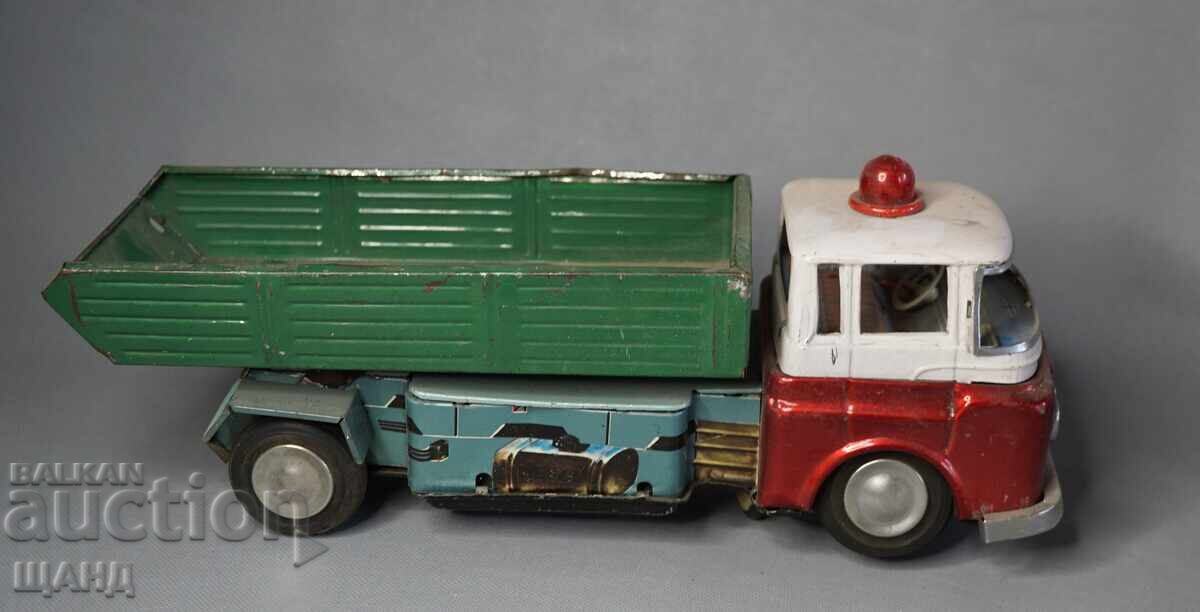 Стара Китайска метална играчка модел камион самосвал