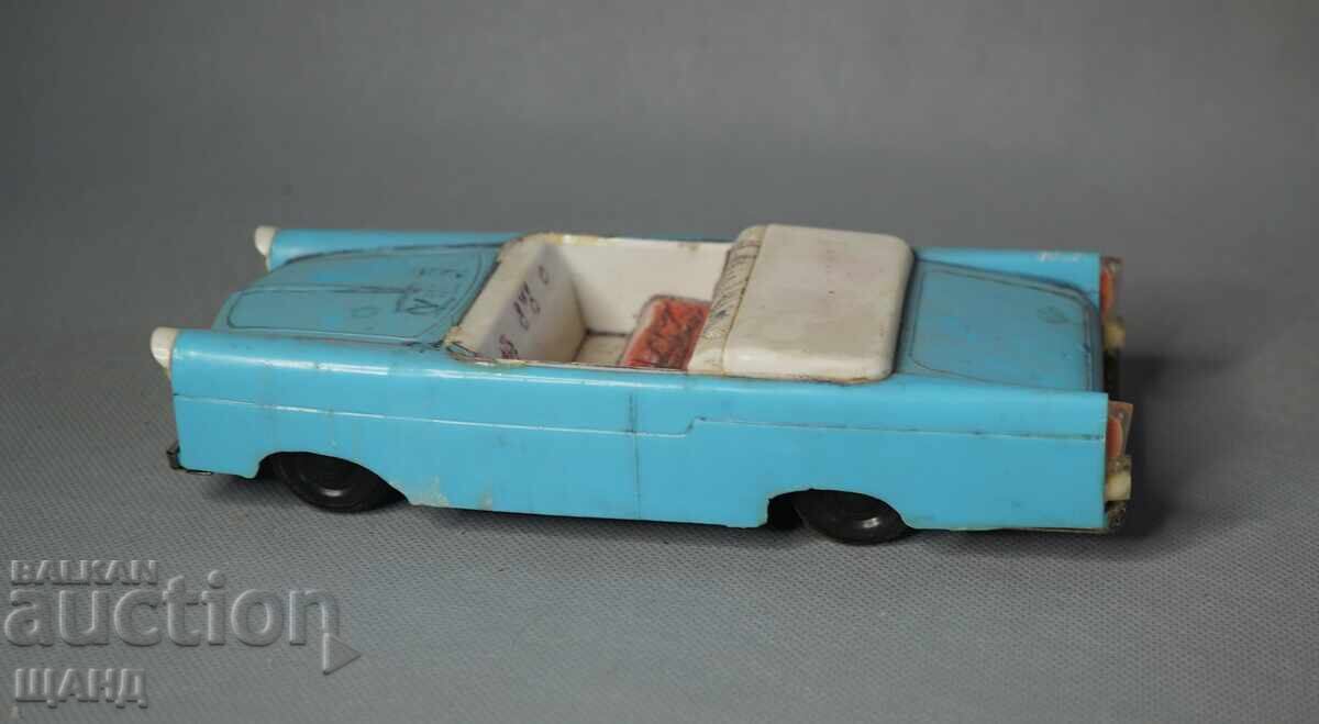 Аукцион Стара СОЦ.пластмасова играчка модел кола