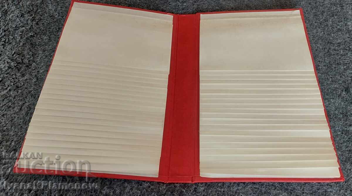 Livrarea Albume foto noi, trei bucăți Livrarea Albume foto noi, trei bucăți