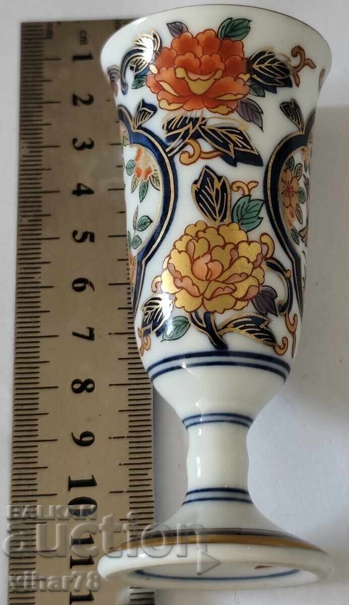 Доставка на Порцеланова чаша