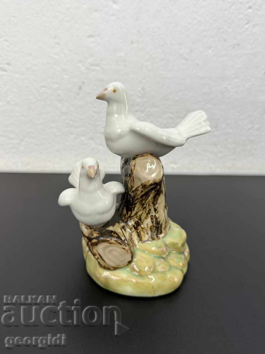 Ισπανικό πορσελάνινο ειδώλιο / πλαστικό περιστεριών. №7731 Ισπανικό πορσελάνινο ειδώλιο / πλαστικό περιστεριών. №7731