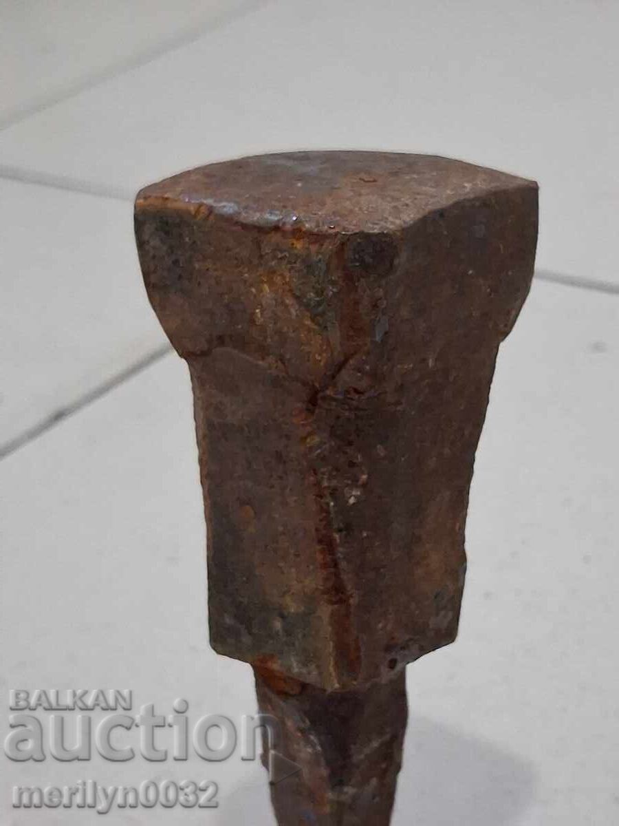 Доставка на Стара наковалня за клепане на коса, ковано желязо Доставка на Стара наковалня за клепане на коса, ковано желязо