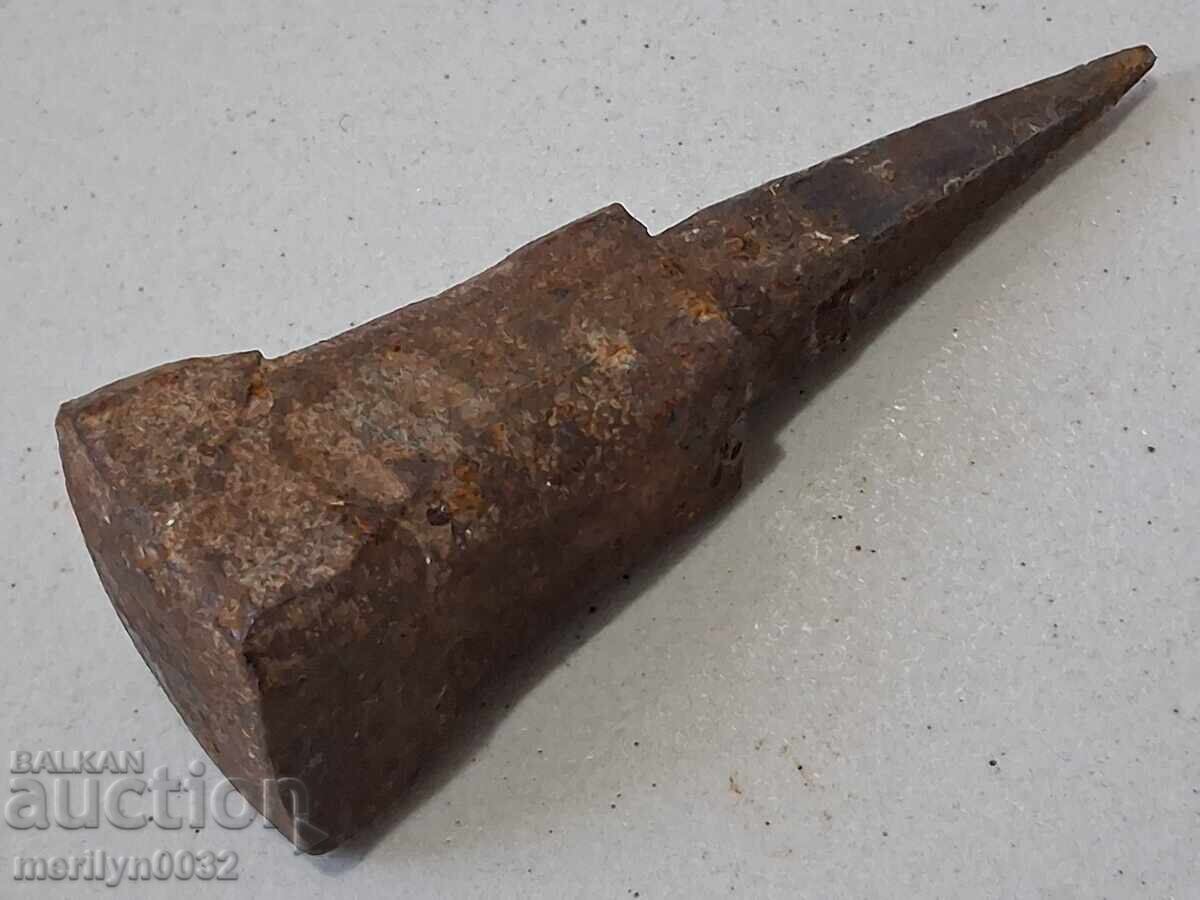 Стара наковалня за клепане на коса, ковано желязо - 6 Стара наковалня за клепане на коса, ковано желязо - 6