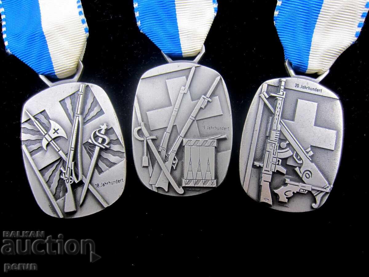 Licitație Elveția - Medalii militare - Lot 3 bucăți - 1972-1973-1974 Licitație Elveția - Medalii militare - Lot 3 bucăți - 1972-1973-1974