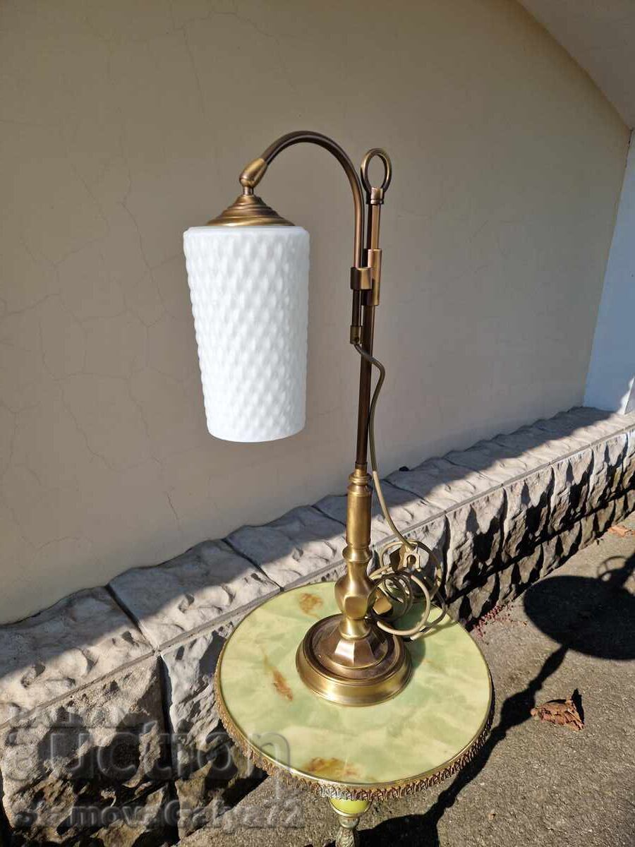 O lampă de masă germană antică grozavă cu preț € 95.10 | 186.00 BGN