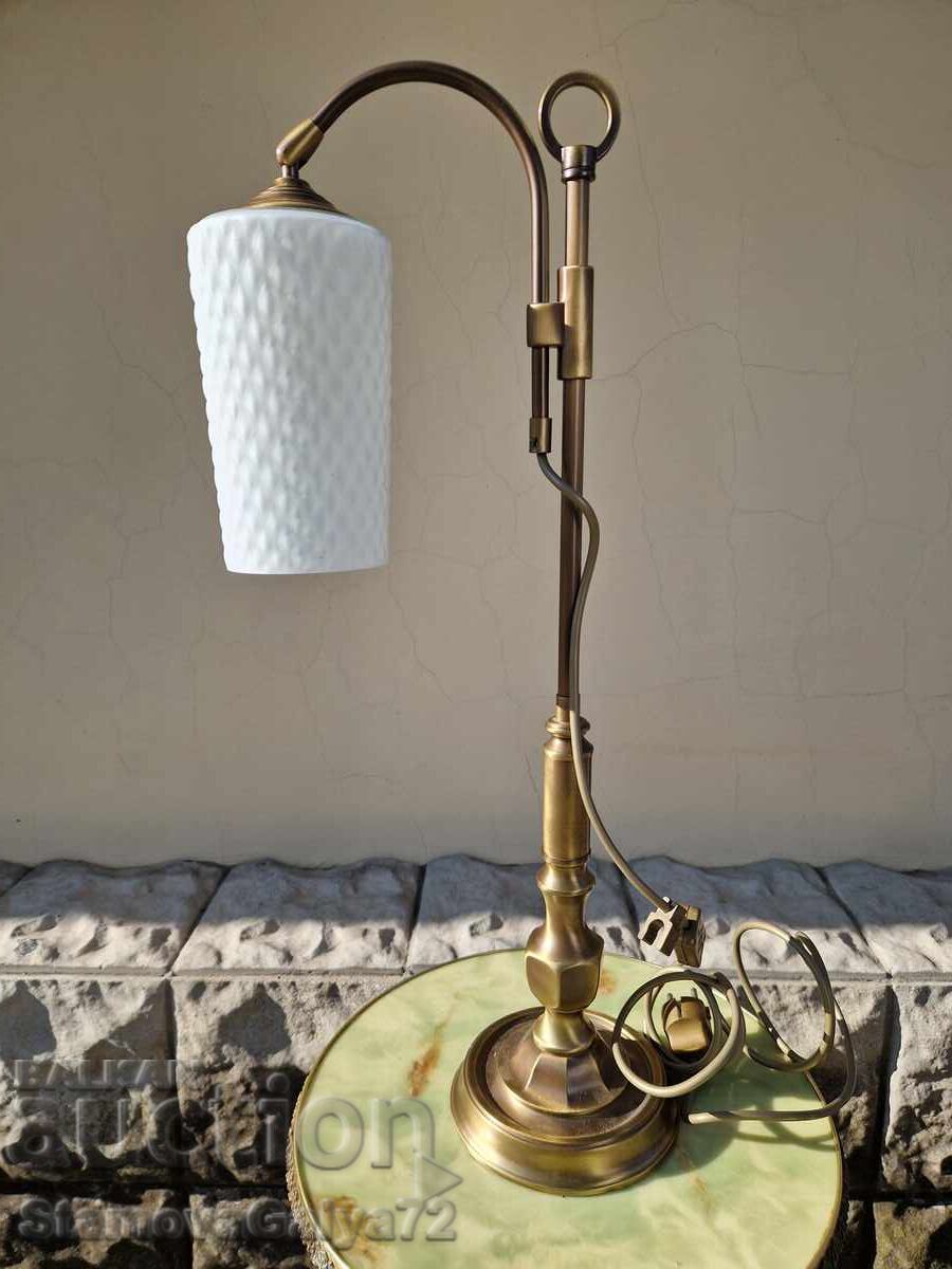 Δημοπρασία Ένα υπέροχο γερμανικό επιτραπέζιο φωτιστικό αντίκα Δημοπρασία Ένα υπέροχο γερμανικό επιτραπέζιο φωτιστικό αντίκα