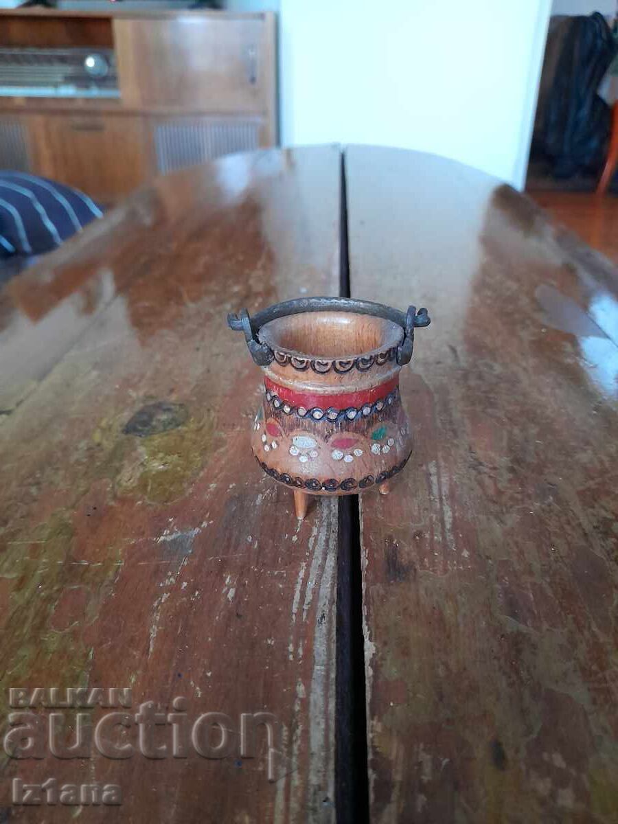 Vechi vas din lemn pentru suveniruri, cană