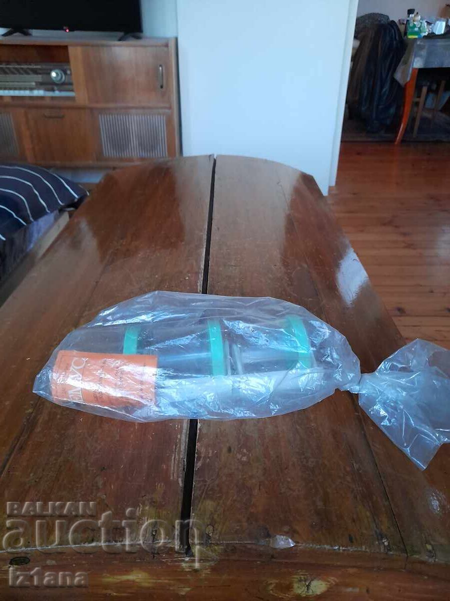 Vechii recipiente pentru condimente