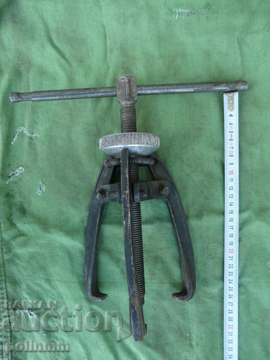 Българска  скоба за лагери