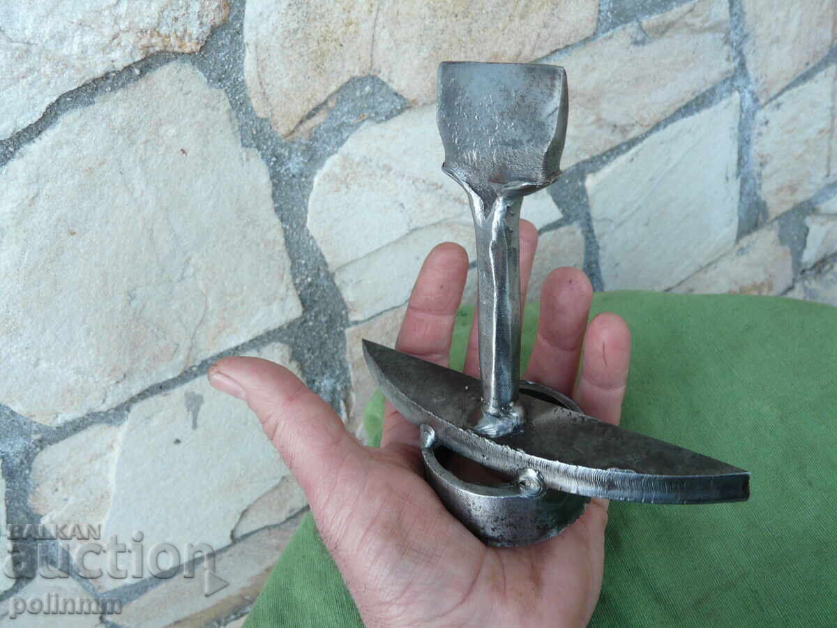 Аукцион Стара сарашка наковалня Аукцион Стара сарашка наковалня