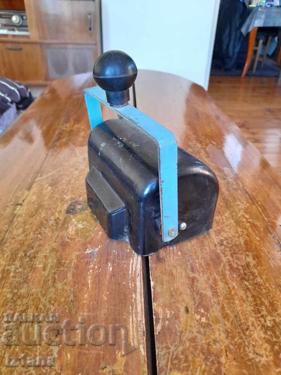 Three-phase switch, circuit breaker, disconnector, switch with price € 43.46 | 85.00 BGN Three-phase switch, circuit breaker, disconnector, switch with price € 43.46 | 85.00 BGN