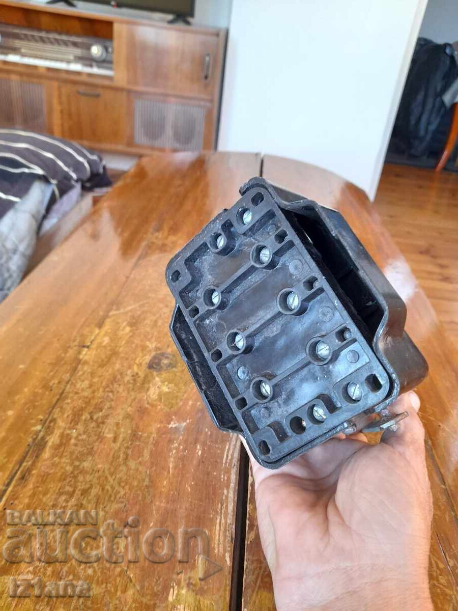 Three-phase switch, circuit breaker, disconnector, switch - 5 Three-phase switch, circuit breaker, disconnector, switch - 5