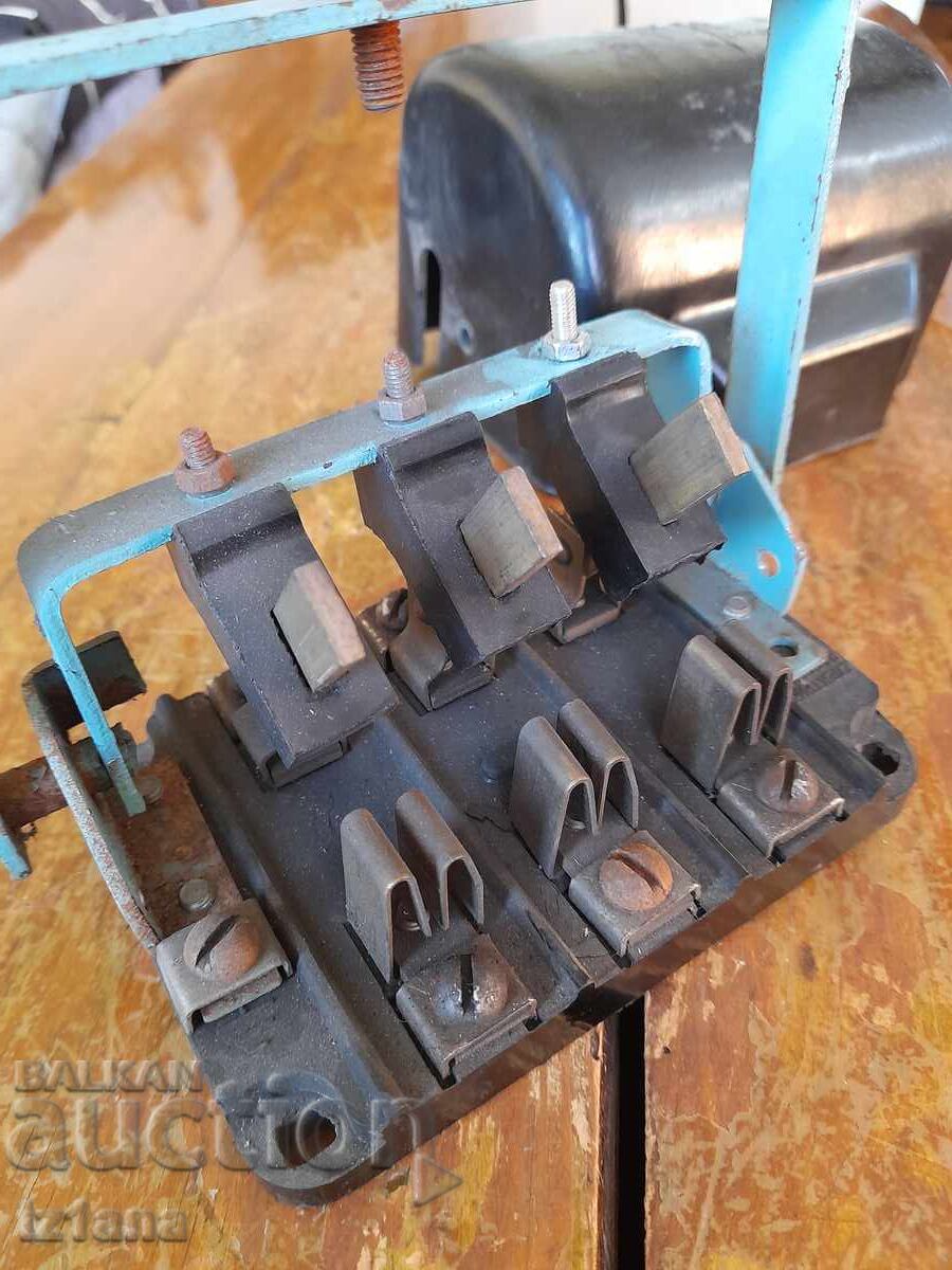 Three-phase switch, circuit breaker, disconnector, switch - 6 Three-phase switch, circuit breaker, disconnector, switch - 6