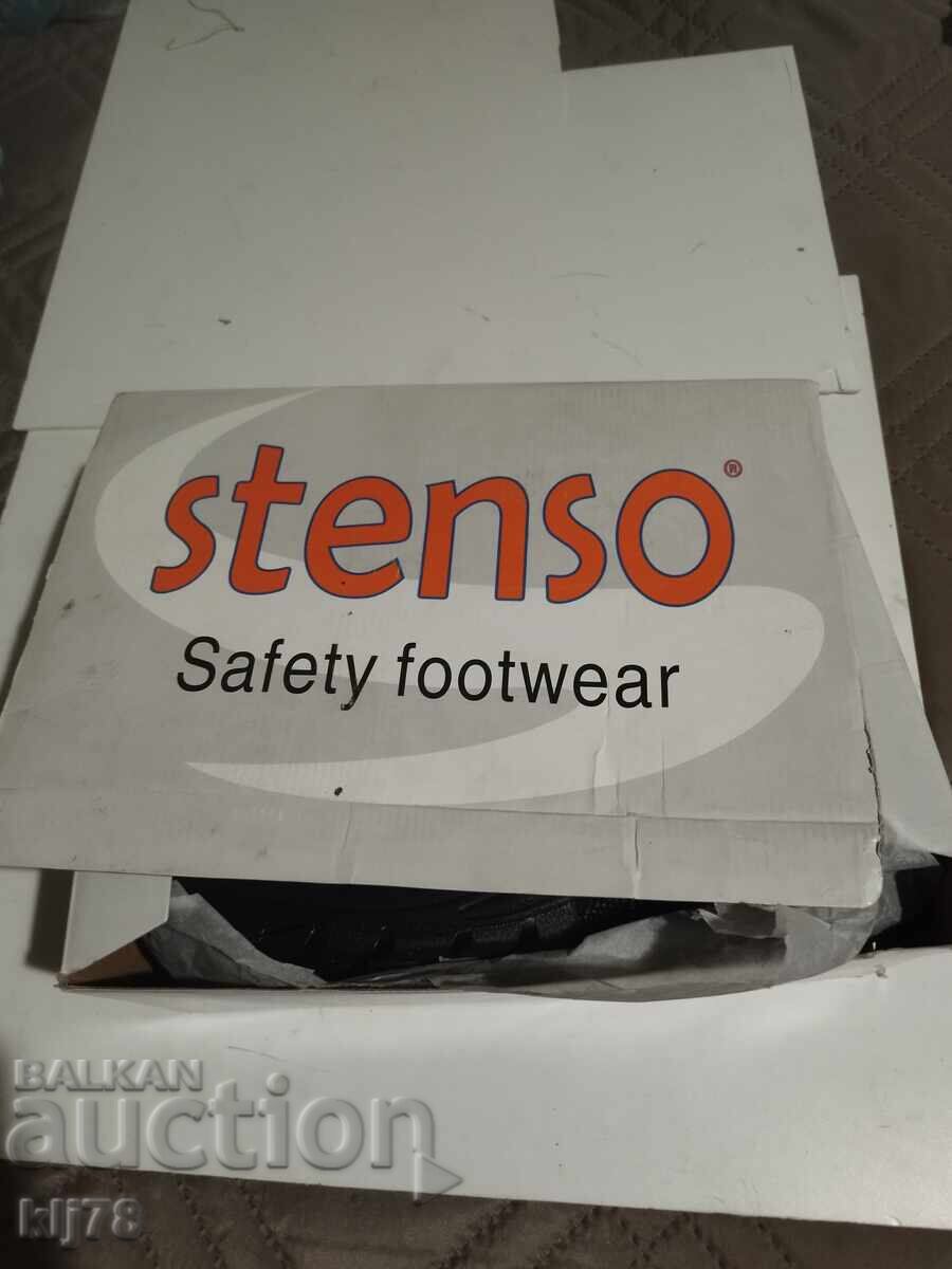 Работни обувки с бомбета - нови