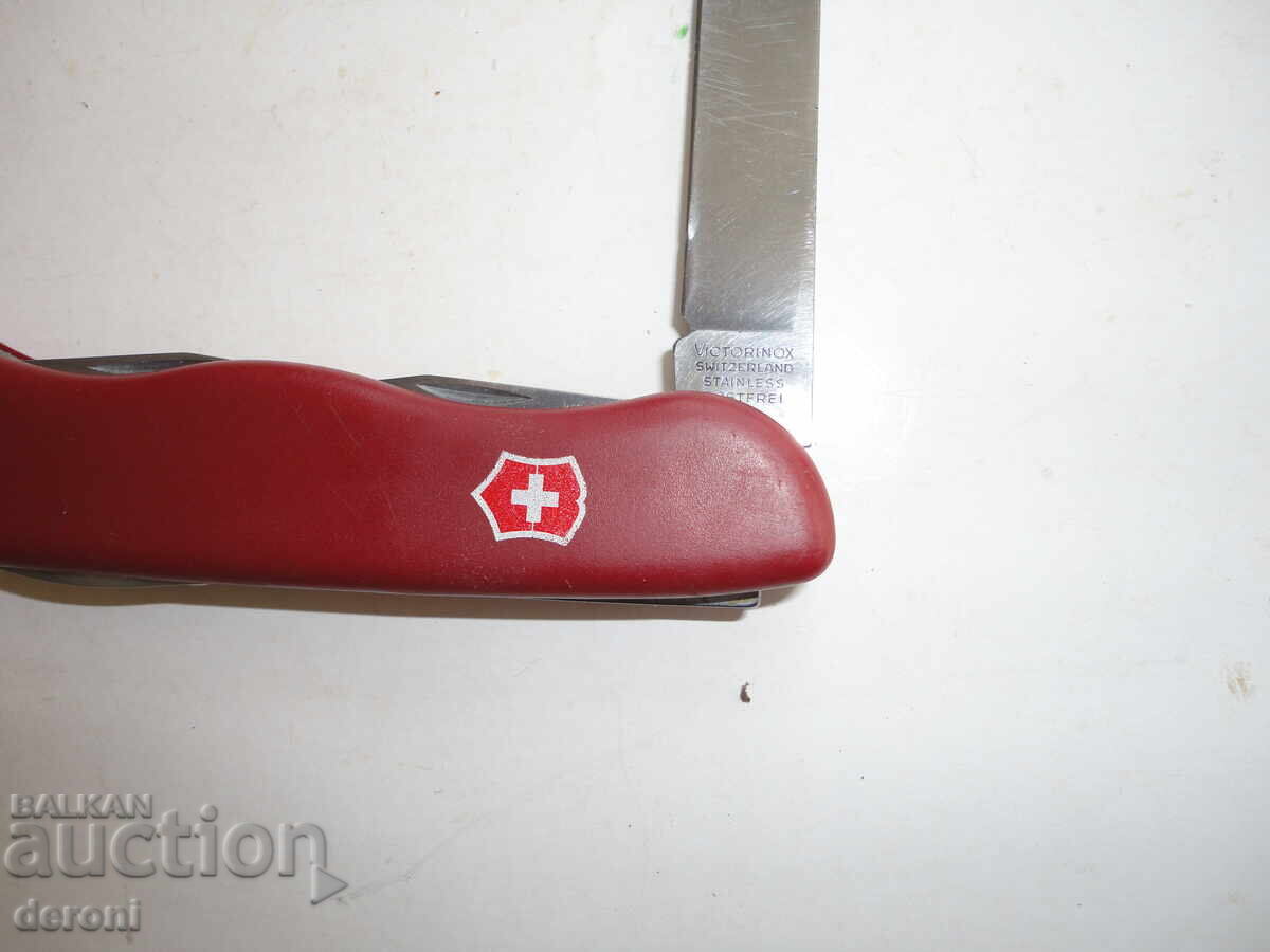 Delivery of Large Swiss Victorinox Knife, Patented Delivery of Large Swiss Victorinox Knife, Patented