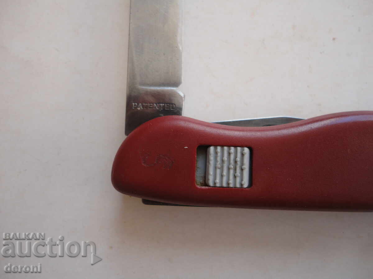 Large Swiss Victorinox Knife, Patented - 5 Large Swiss Victorinox Knife, Patented - 5