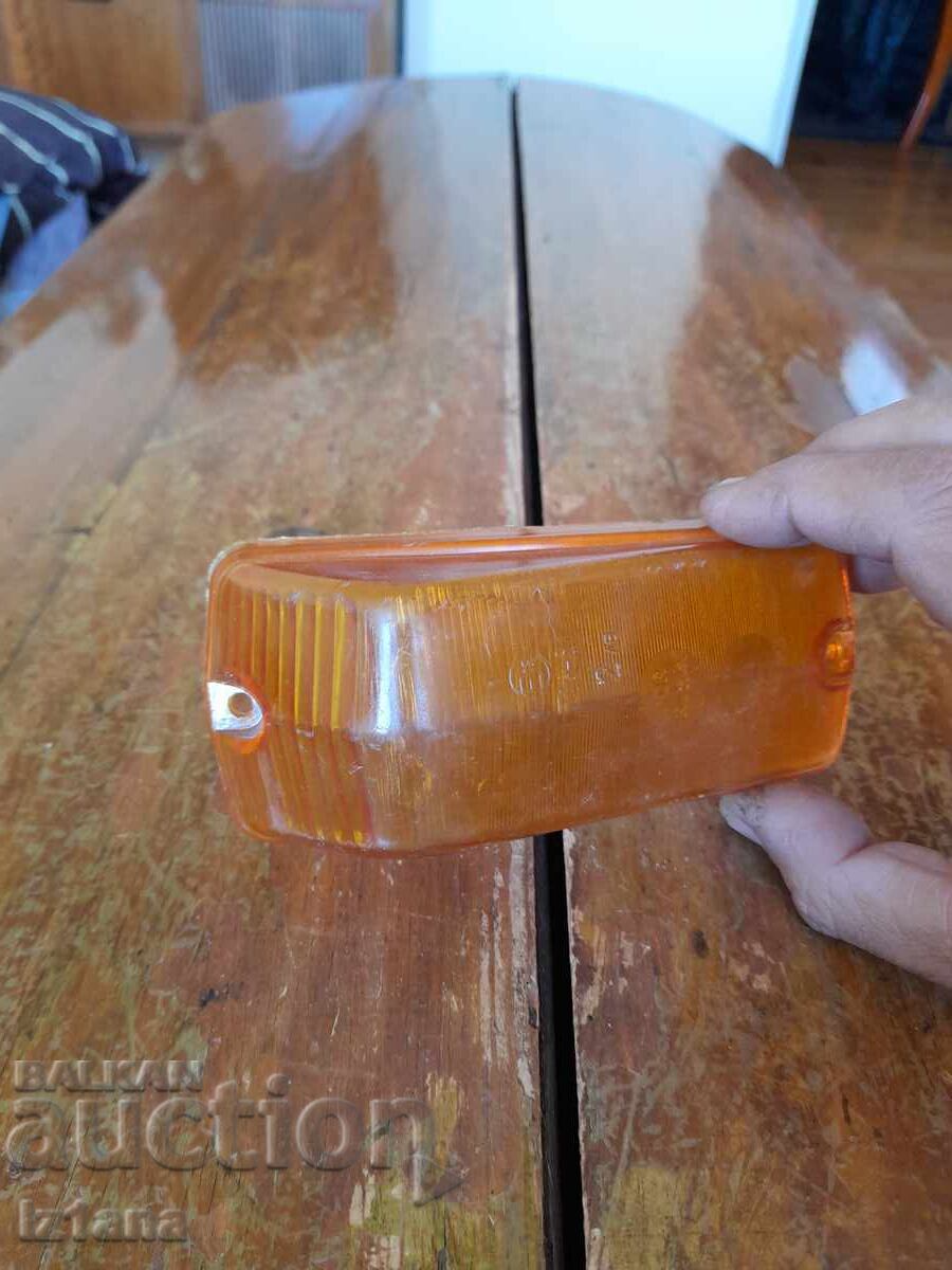 Старо стъкло за мигач Вартбург DDR Ruhla с цена € 16.87 | 32.99 лв.