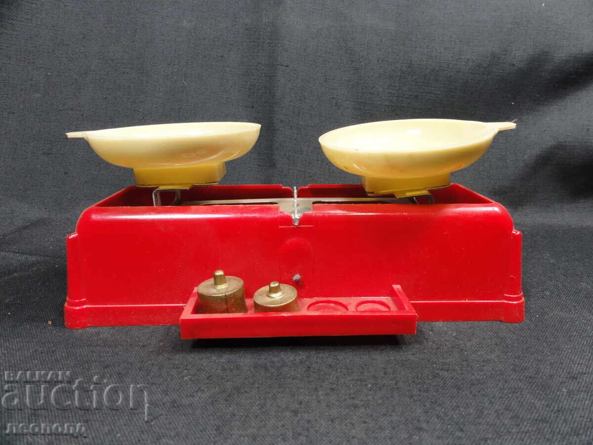 Licitație BZC VECHE JUCĂRIE RETRO DIN PLASTIC CÂNTAR Licitație BZC VECHE JUCĂRIE RETRO DIN PLASTIC CÂNTAR