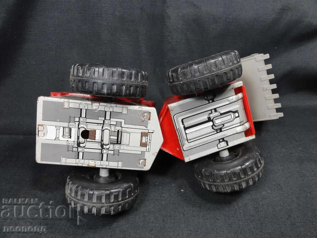 BZTS STARA RETRO SOTS GDR PLASTMASOVA IGRACHKA FADROMA TERRA - 5 BZTS STARA RETRO SOTS GDR PLASTMASOVA IGRACHKA FADROMA TERRA - 5