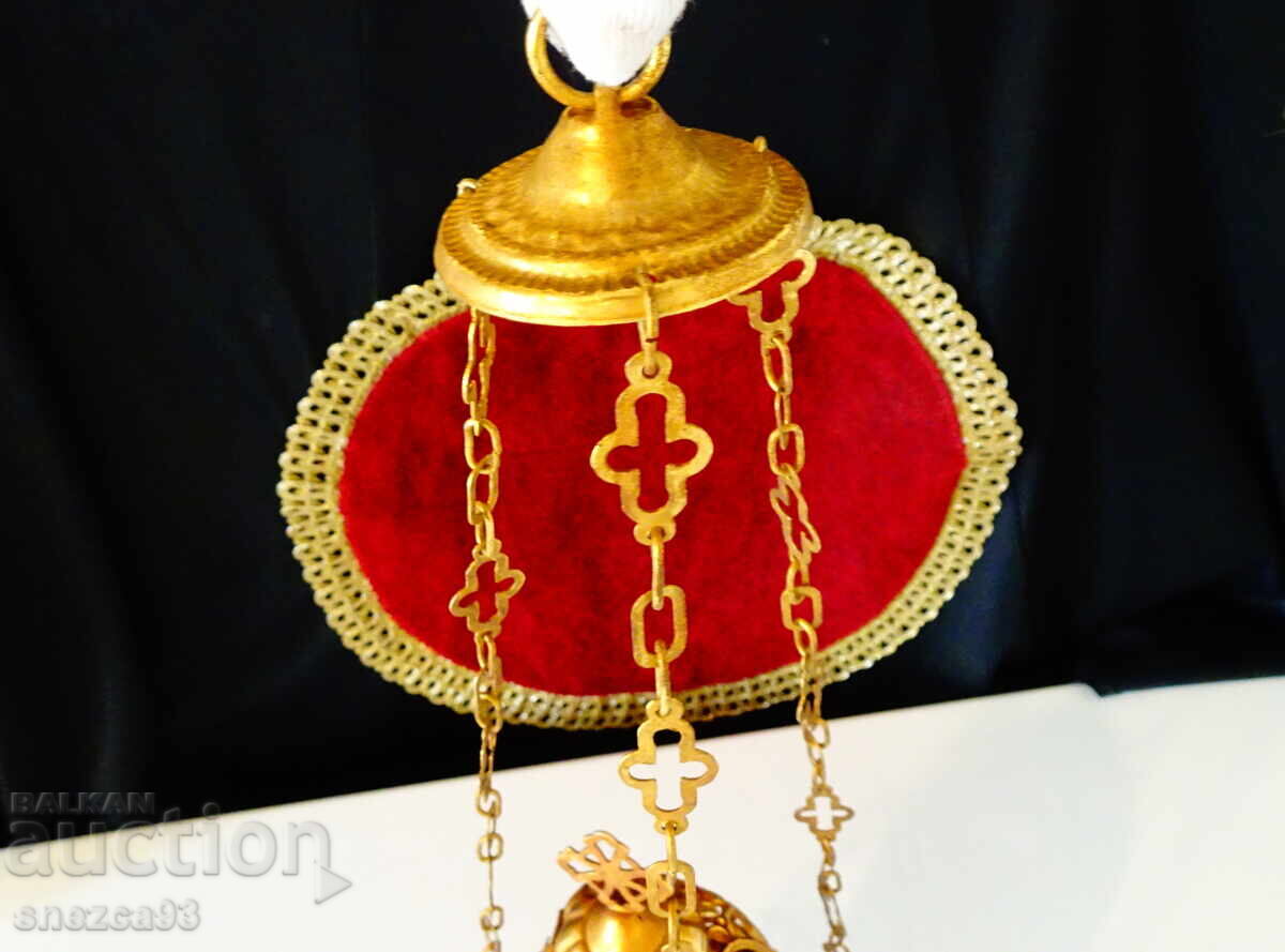 Висяща кадилница,кадило,кандило,Богородица. с цена € 50.62 | 99.00 лв. Висяща кадилница,кадило,кандило,Богородица. с цена € 50.62 | 99.00 лв.