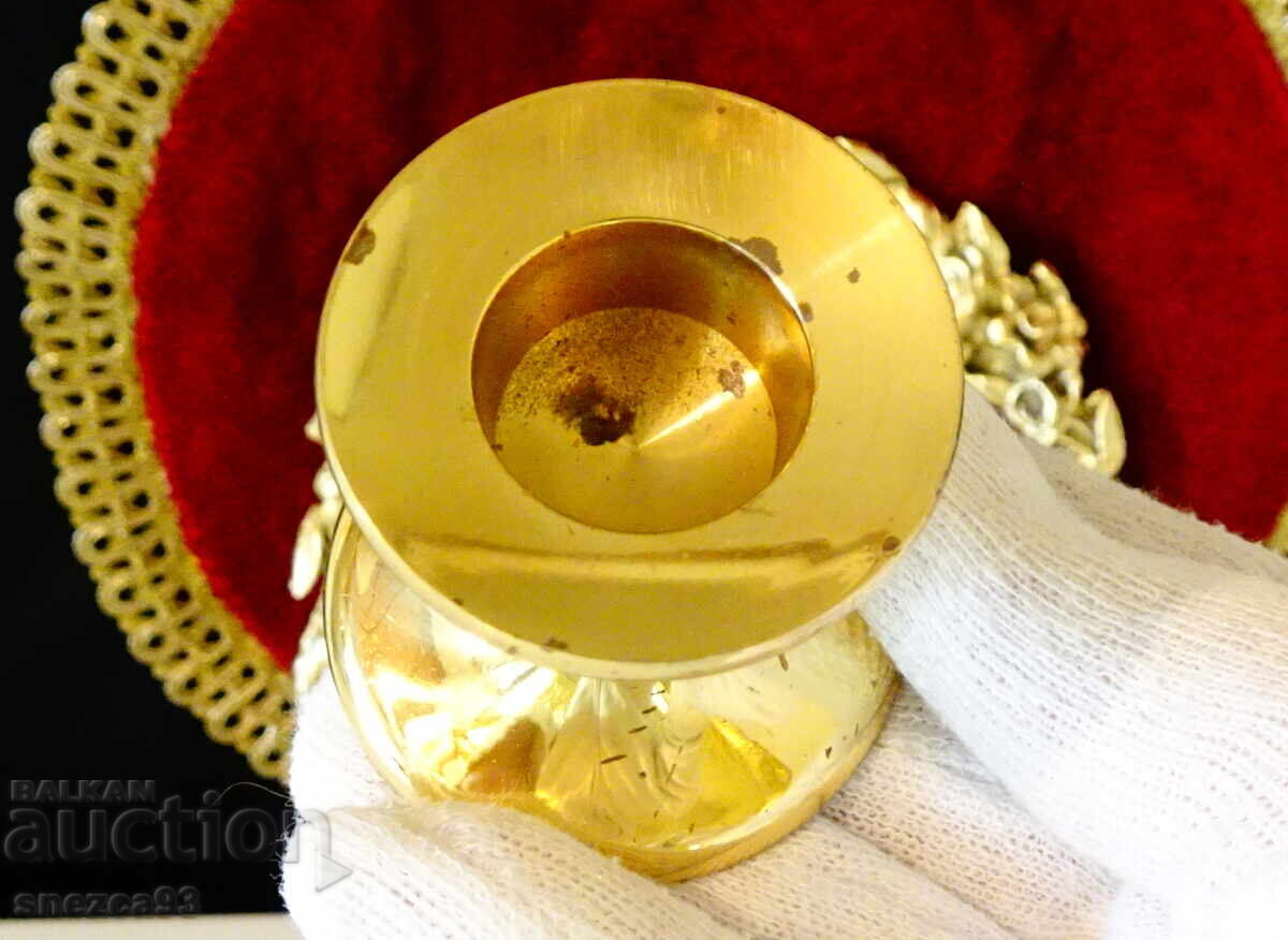 Sfeșnic masiv din bronz, aurit, 5 cm cu preț € 9.71 | 18.99 BGN Sfeșnic masiv din bronz, aurit, 5 cm cu preț € 9.71 | 18.99 BGN