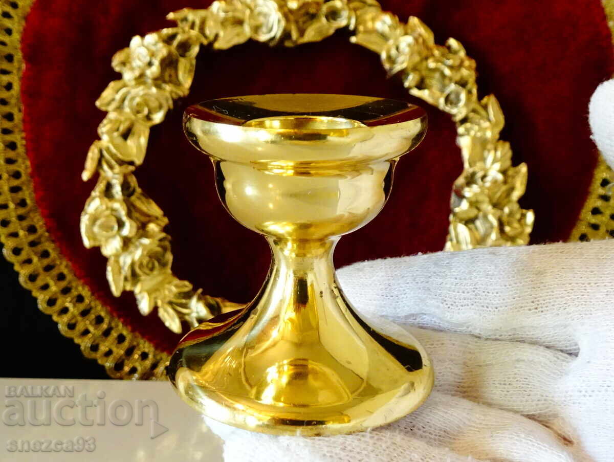 Livrarea Sfeșnic masiv din bronz, aurit, 5 cm Livrarea Sfeșnic masiv din bronz, aurit, 5 cm