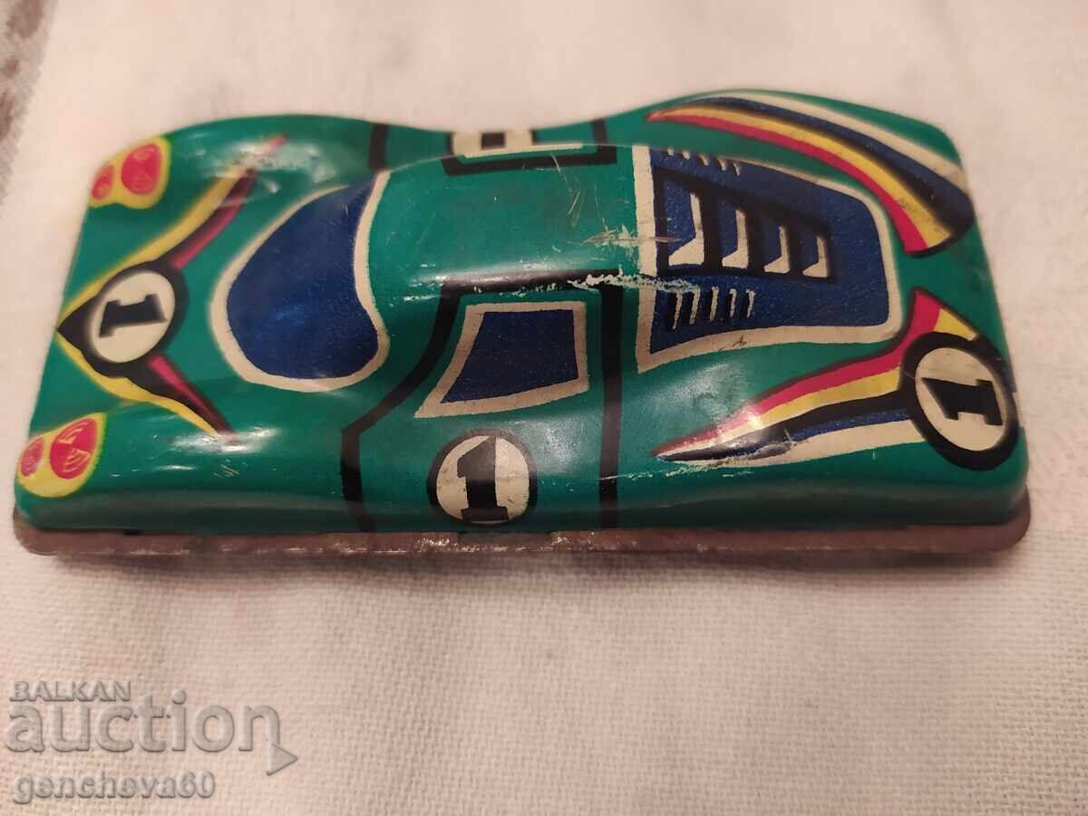 Licitație Mașinuță metalică rusească retro de curse