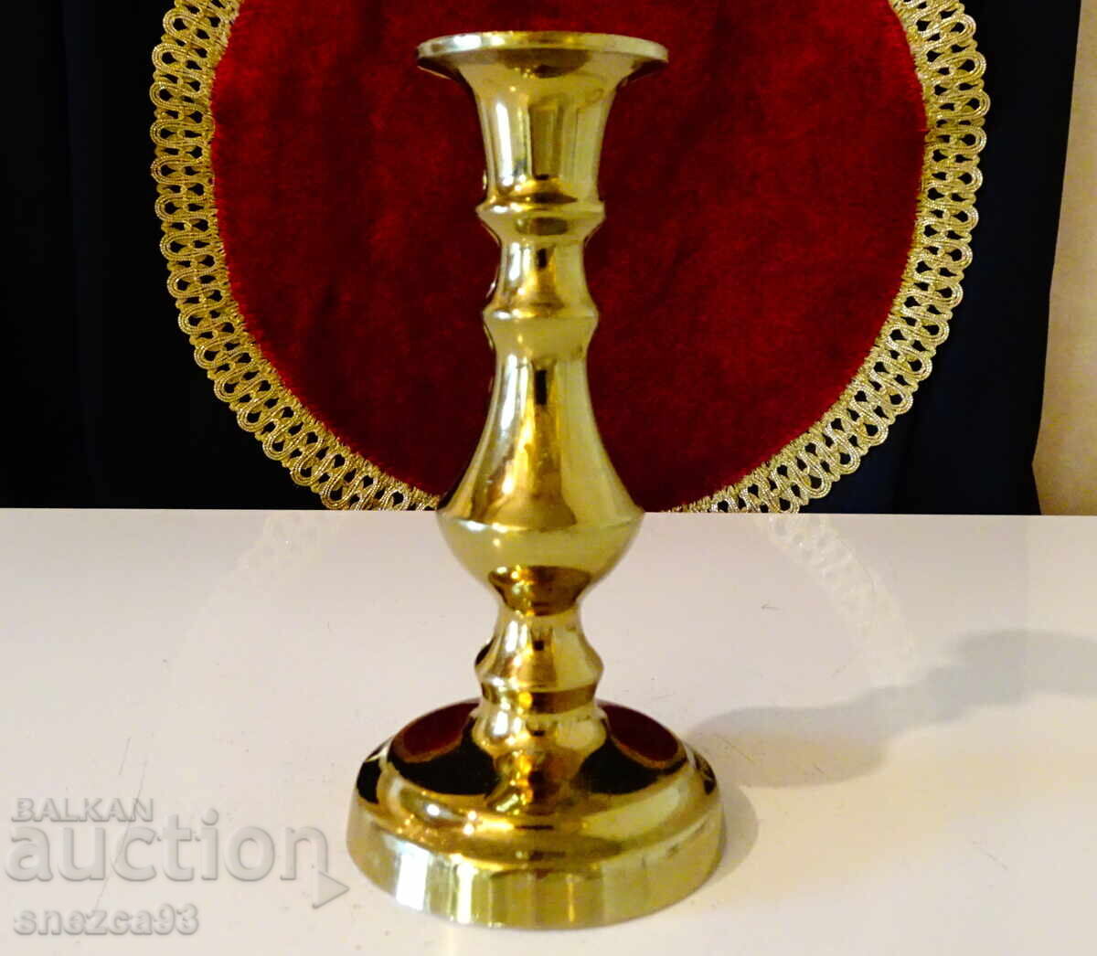 Английски бронзови свещници,дебела позлата,печат. с цена € 36.81 | 71.99 лв.