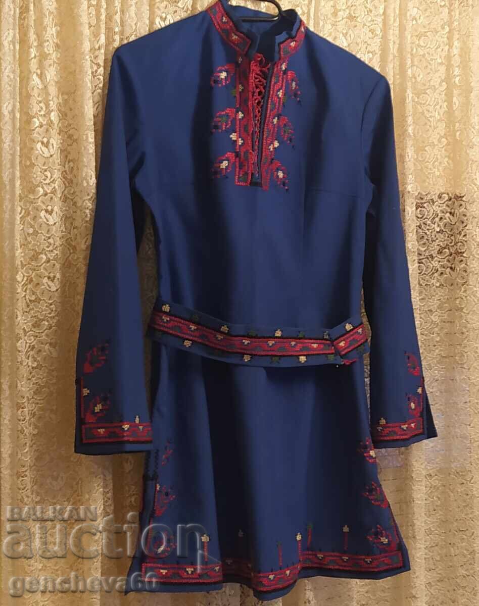 Аукцион Ръчно бродирана туника с колан Аукцион Ръчно бродирана туника с колан